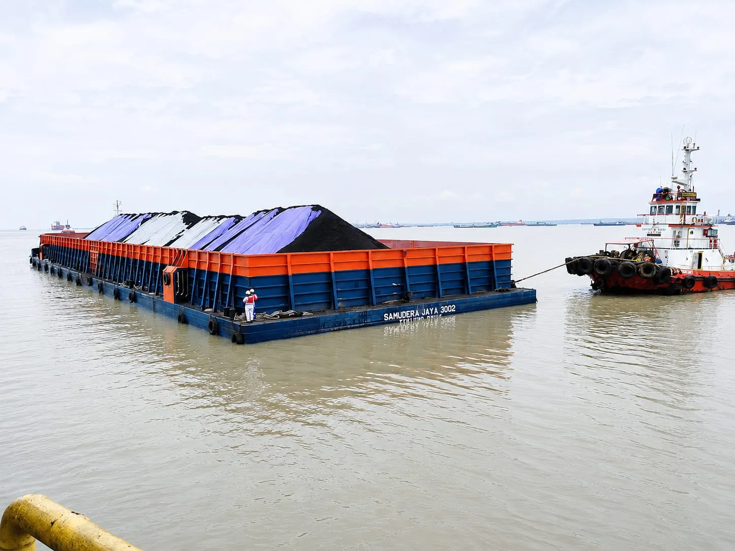 Jasa Angkutan Laut (Tongkang)